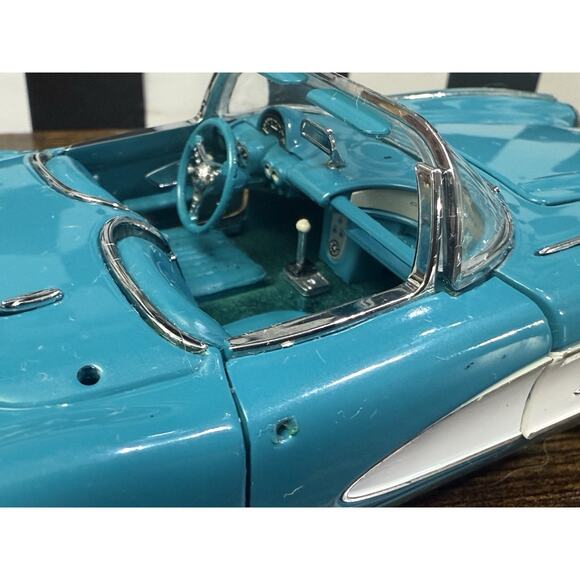 1960 Corvette Convertible Turquoise Diecast Car- Franklin Mint- READ DESCRIPTION - Picture 9 of 16